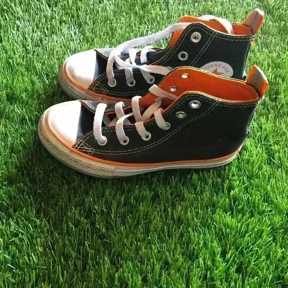 Converse chuck taylpr high tops boys size 12 - Picture 1 of 6
